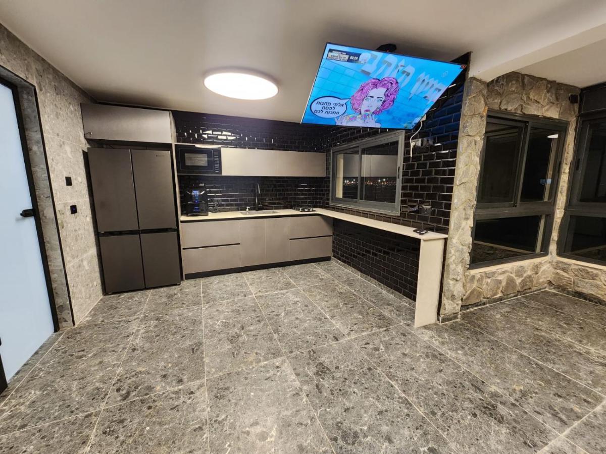 מבנים בים 75 Suites At Sea Haifa Exterior foto